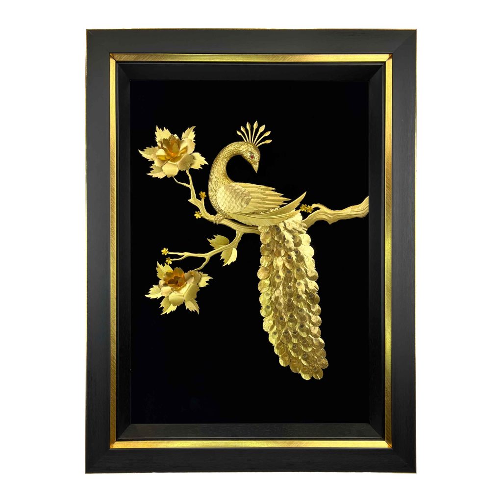 تابلو ورق طلا طاووس بزرگ قاب لبه طلایی